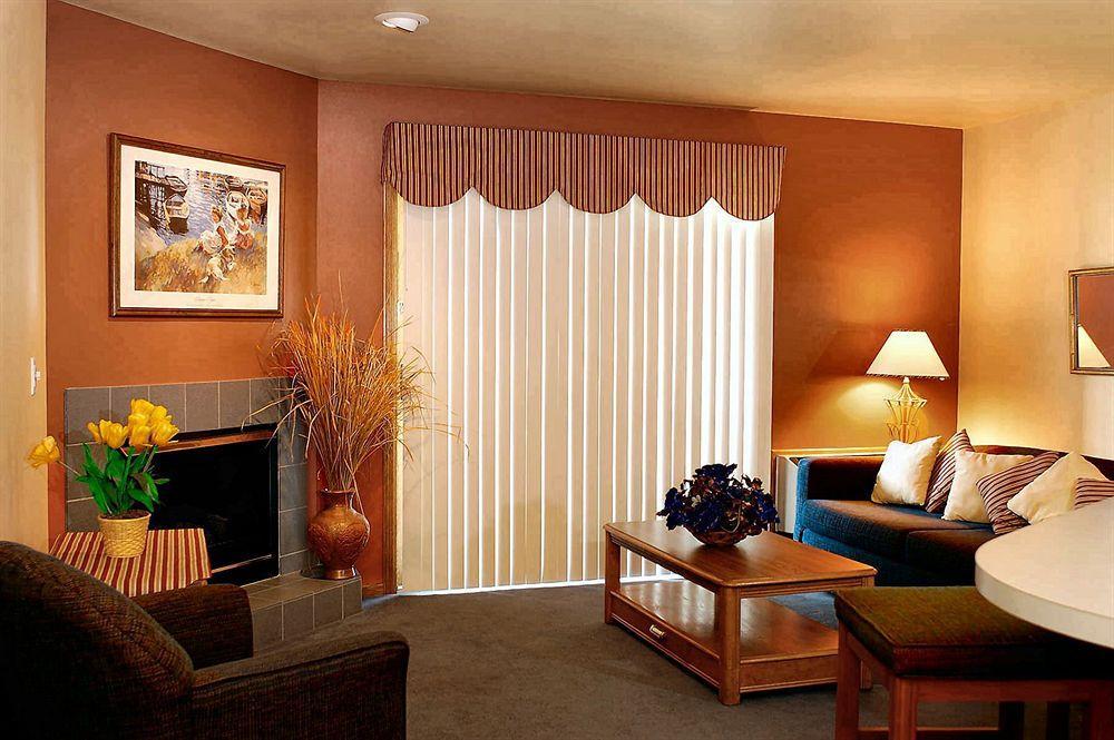 The Cove Of Lake Geneva Room photo